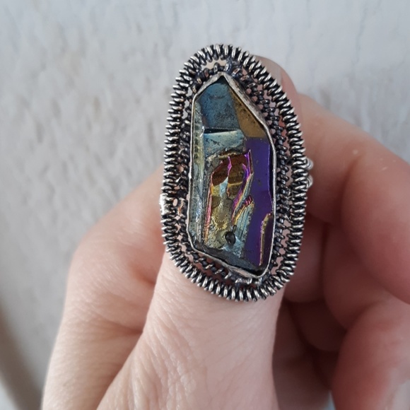 New Titanium Crystal Wire Wrapped Ring. - Picture 7 of 8